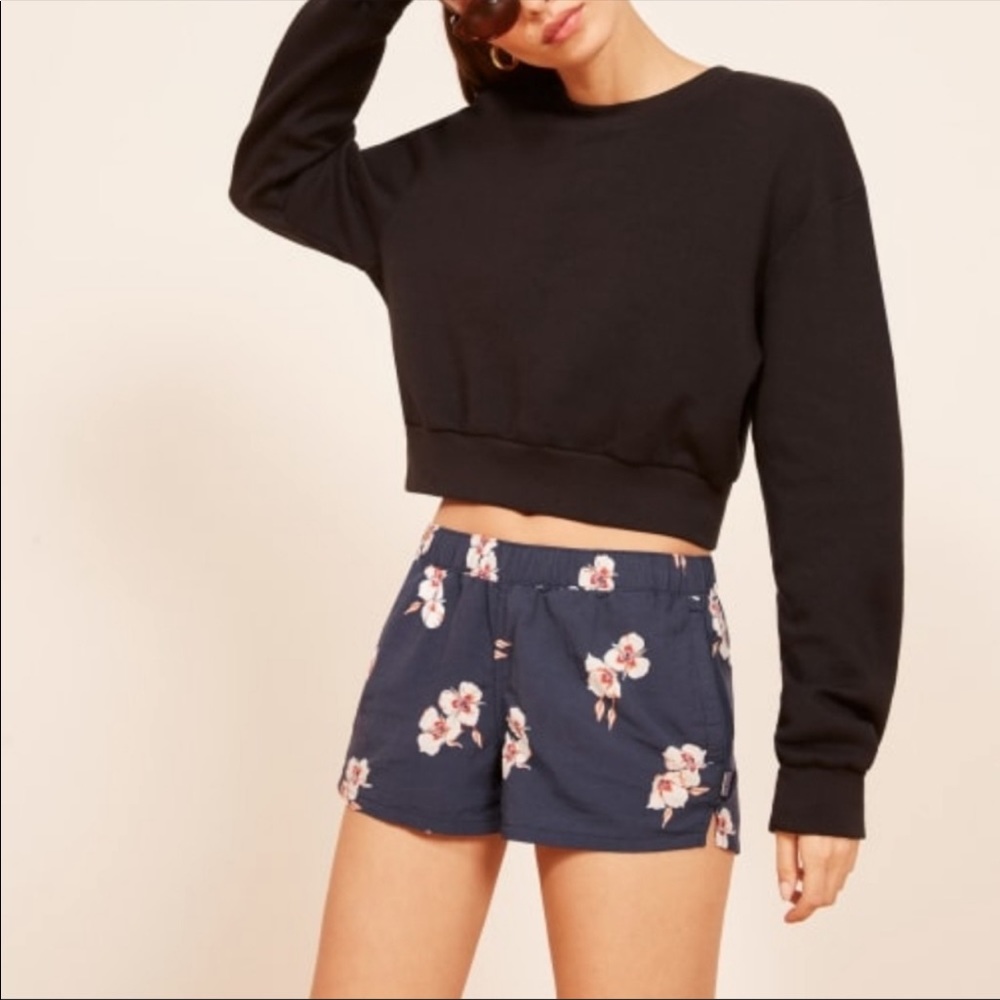 3” Baggie Shorts. Hawaiian Like print.